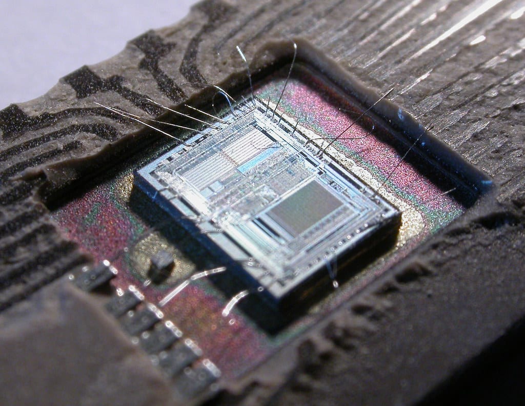 Intel Core i5 ou AMD Ryzen 5 : lequel choisir pour un usage polyvalent ?